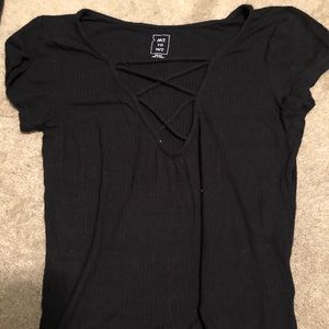 Short sleeve crossneck tee